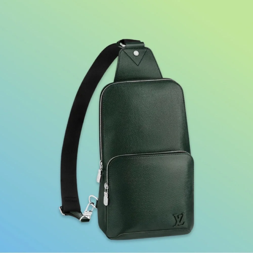 Louis Vuitton Avenue SlingBag Tiaga Leather Green - Picture 1 of 16